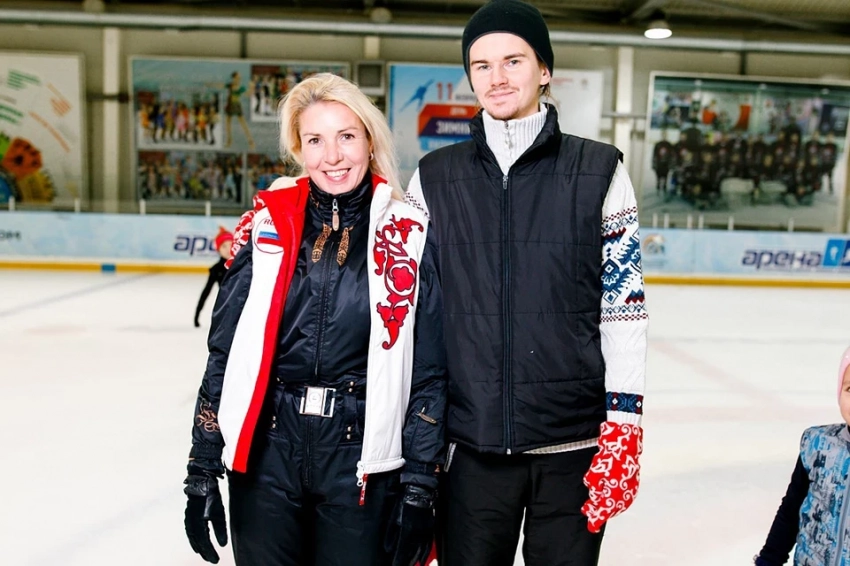 Экс-жена Ильи Авербуха начала новую жизнь: Ирина Лобачева трудится на двух работах, бросила пить и занялась собой