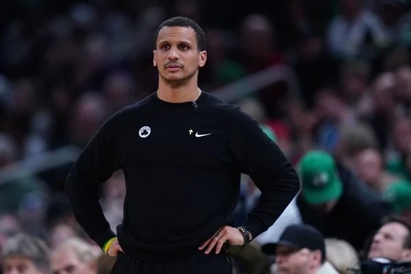 «Бостон Селтикс» продлевает контракт с Джо Маззуллой