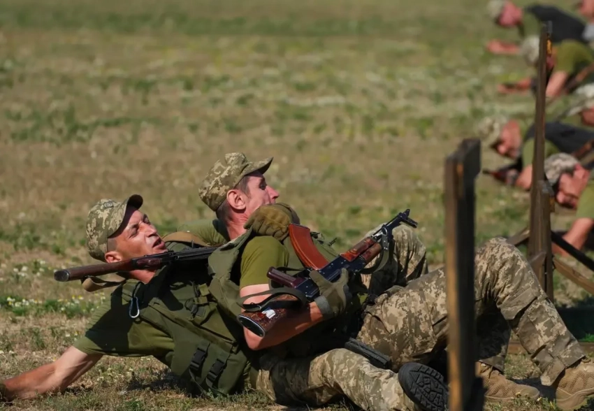 В связи с учениями ВС РФ в Белоруссии Сырскому придётся снимать часть формирований с фронта